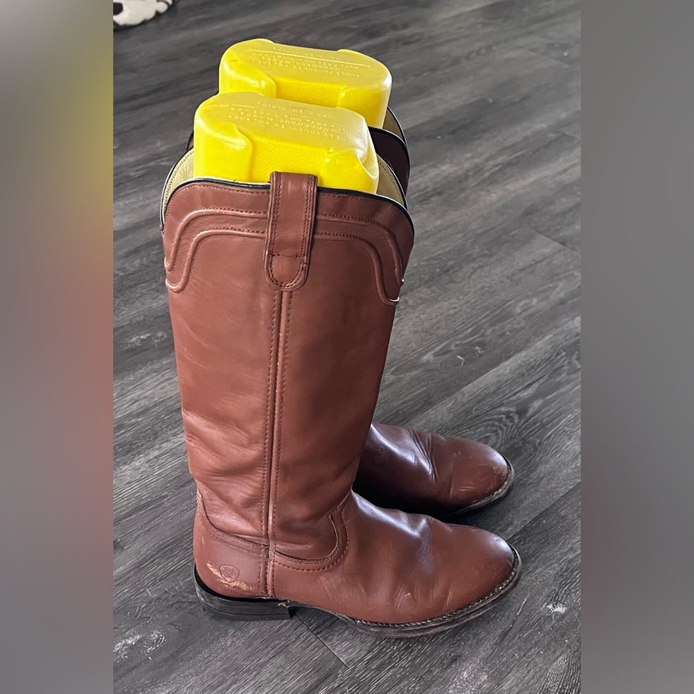Womens ARIAT boots sz 7.5